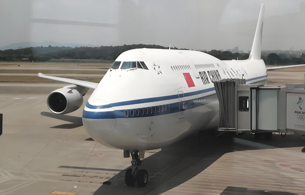 民航飛機(jī)機(jī)頭攝像頭光學(xué)鏡片應(yīng)用簡(jiǎn)析